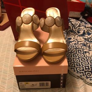 Women’s natural sandals